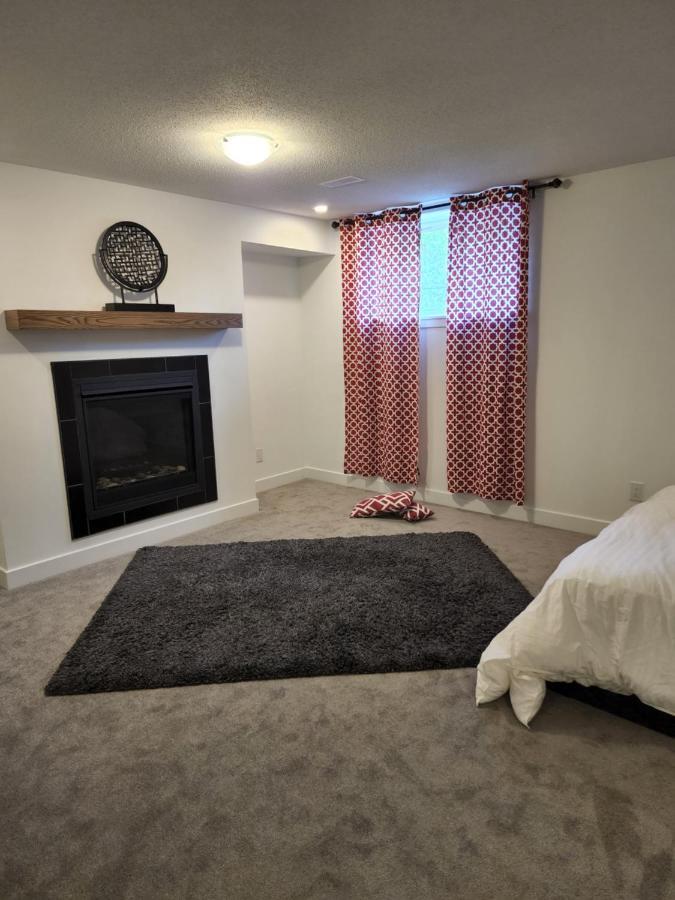 Place You Can Call Home !!! Near Ottawa Airport Zewnętrze zdjęcie