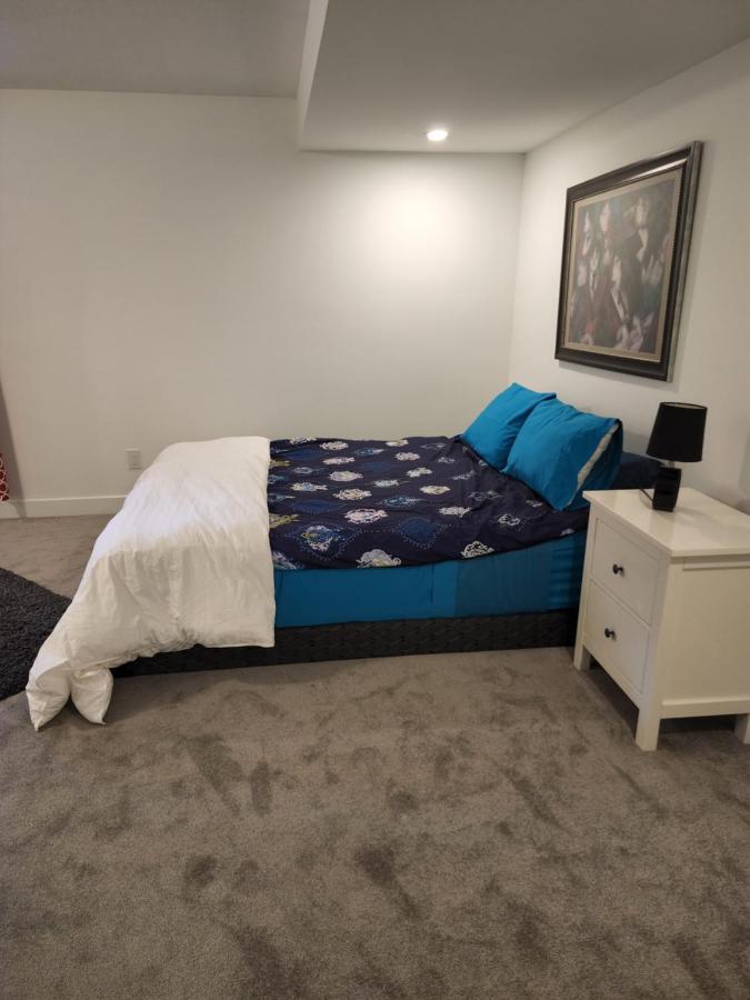 Place You Can Call Home !!! Near Ottawa Airport Zewnętrze zdjęcie